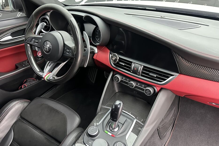 Продам Alfa Romeo Giulia Quadricoglio 2.9 Biturbo 2018 року у Києві