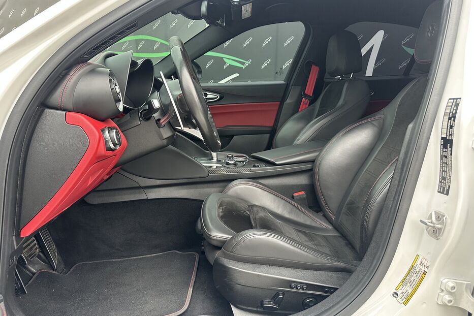 Продам Alfa Romeo Giulia Quadricoglio 2.9 Biturbo 2018 року у Києві