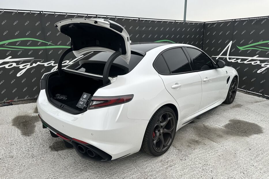 Продам Alfa Romeo Giulia Quadricoglio 2.9 Biturbo 2018 року у Києві