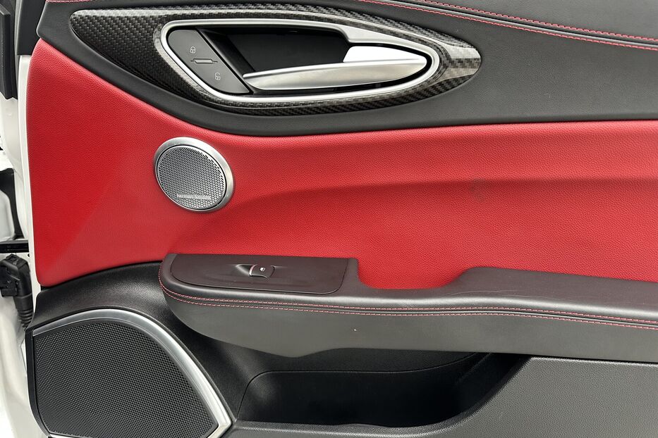 Продам Alfa Romeo Giulia Quadricoglio 2.9 Biturbo 2018 року у Києві