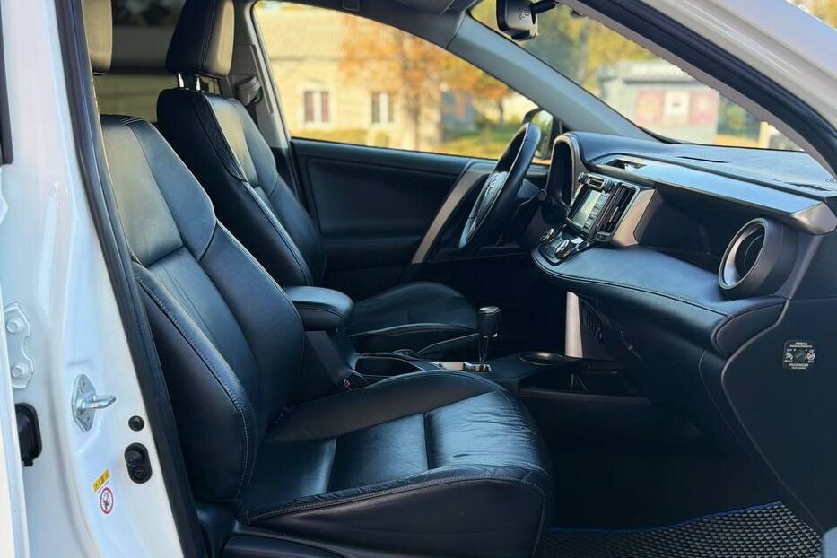 Продам Toyota Rav 4 2013 року у Дніпрі