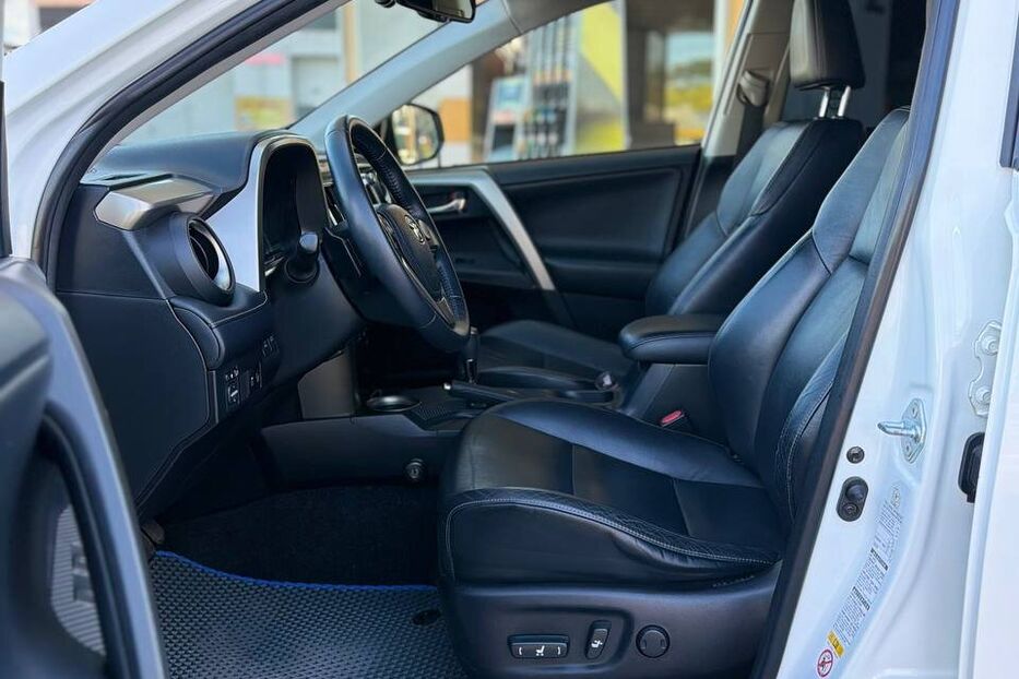 Продам Toyota Rav 4 2013 року у Дніпрі