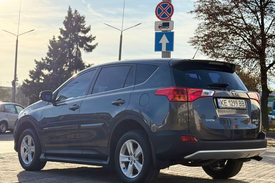 Продам Toyota Rav 4 2013 року у Дніпрі