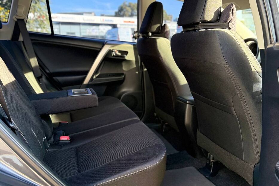 Продам Toyota Rav 4 2013 року у Дніпрі