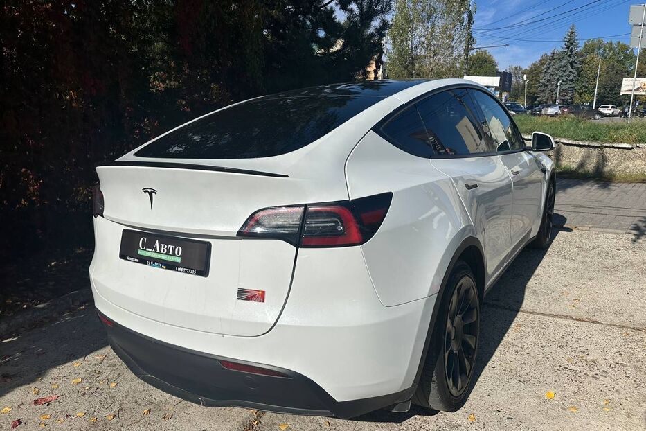 Продам Tesla Model Y 2023 року у Чернівцях