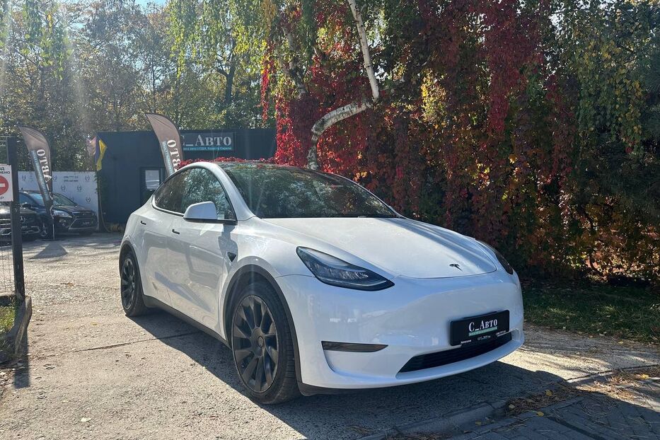Продам Tesla Model Y 2023 року у Чернівцях