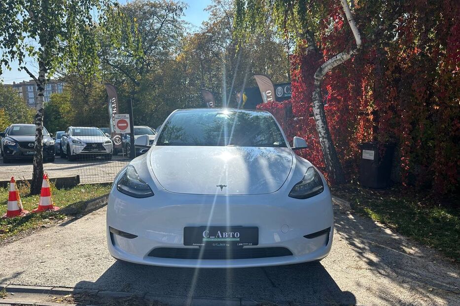 Продам Tesla Model Y 2023 року у Чернівцях