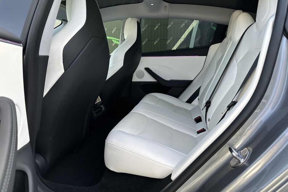 Продам Tesla Model 3 Perfomance 2024 року у Києві
