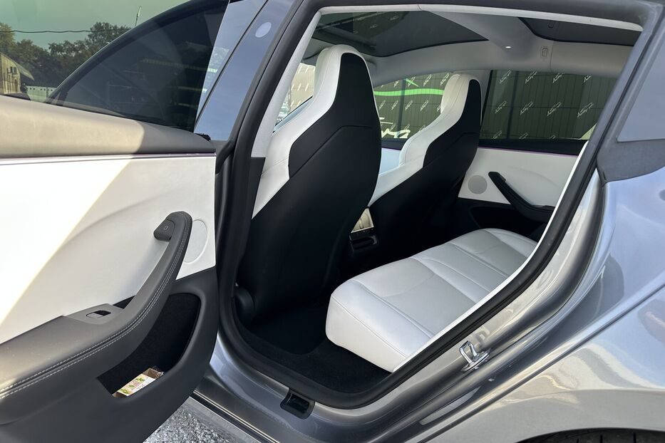 Продам Tesla Model 3 Perfomance 2024 року у Києві