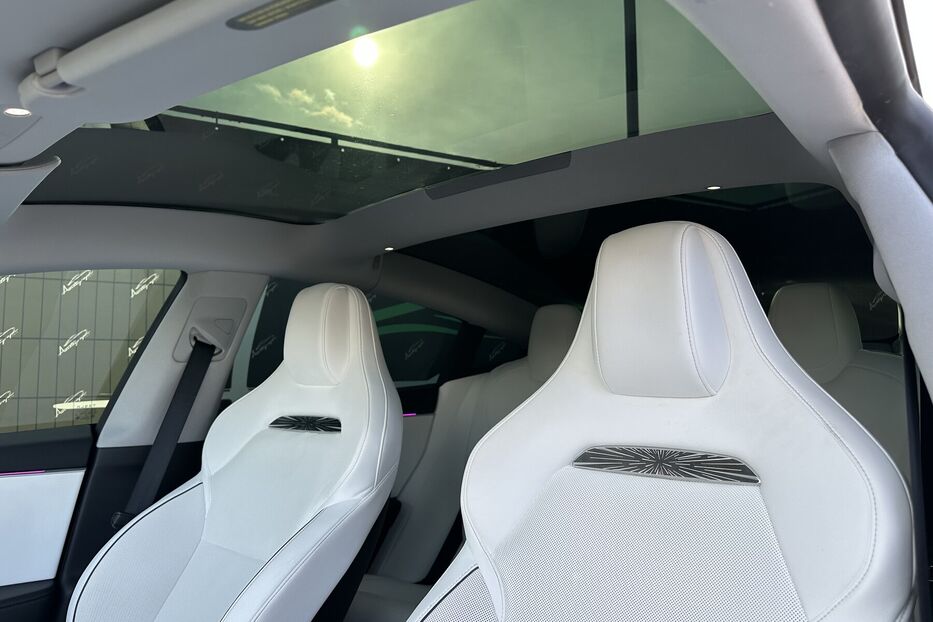 Продам Tesla Model 3 Perfomance 2024 року у Києві