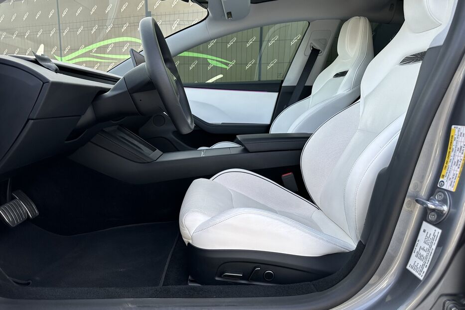 Продам Tesla Model 3 Perfomance 2024 року у Києві