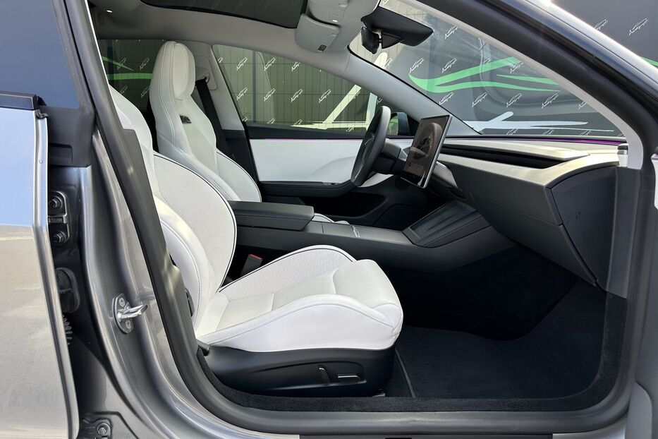 Продам Tesla Model 3 Perfomance 2024 року у Києві