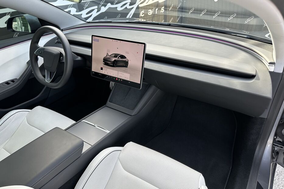 Продам Tesla Model 3 Perfomance 2024 року у Києві