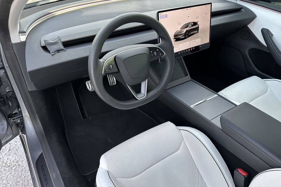 Продам Tesla Model 3 Perfomance 2024 року у Києві
