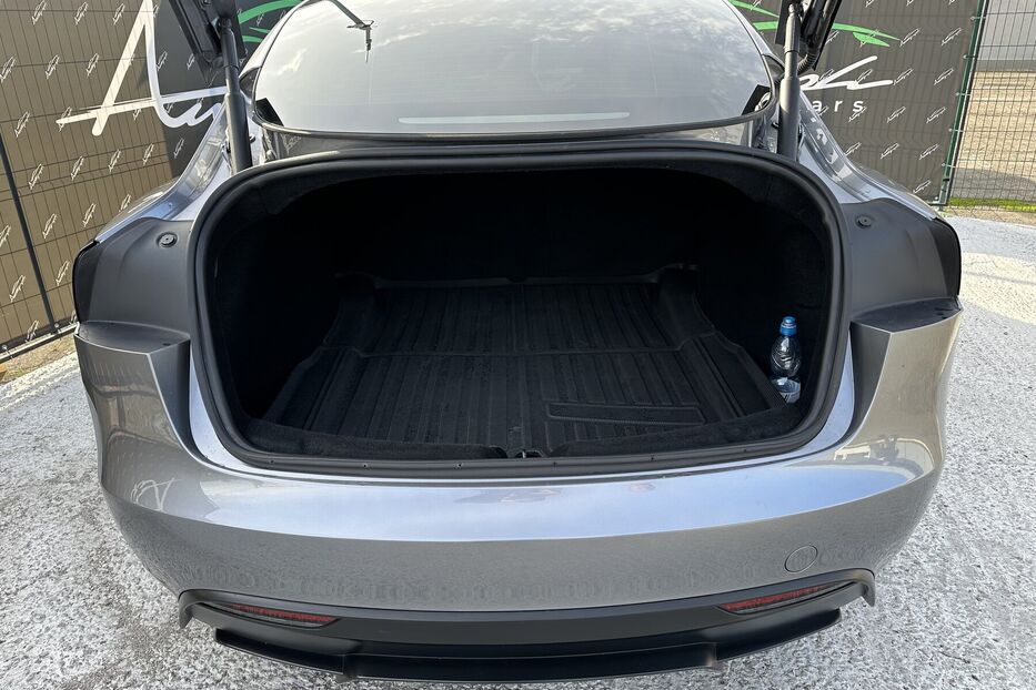Продам Tesla Model 3 Perfomance 2024 року у Києві