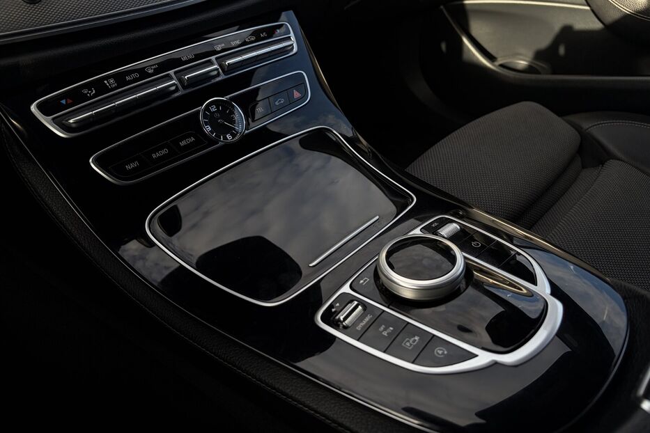 Продам Mercedes-Benz E-Class E220 D КАМЕРА 2018 року у Львові