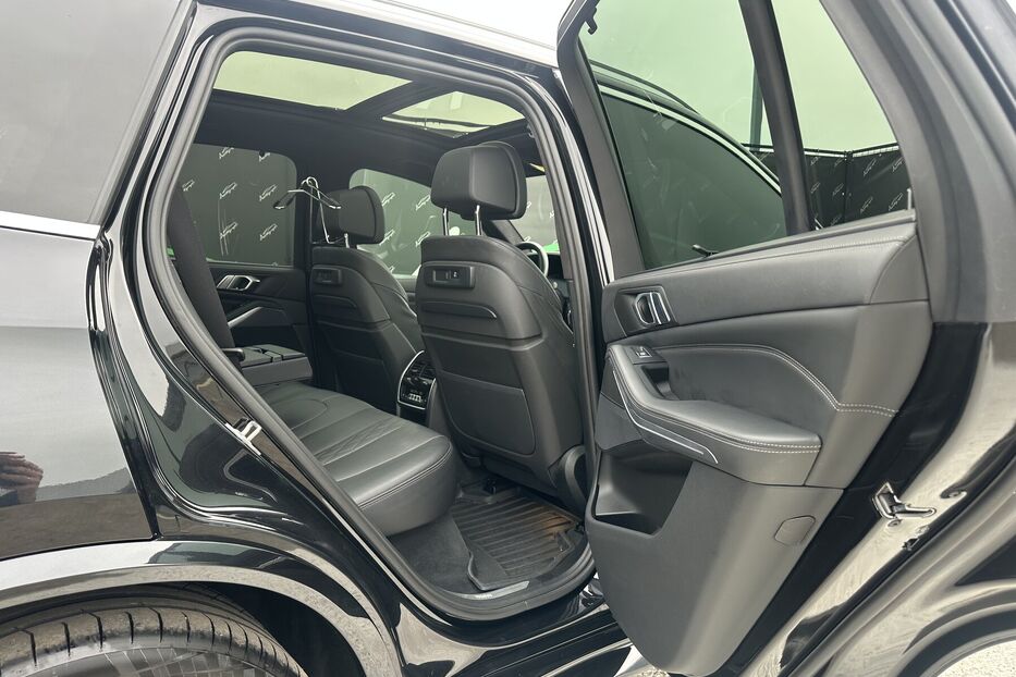 Продам BMW X5 Xdrive40i M-paket 2022 року у Києві