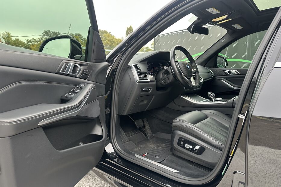 Продам BMW X5 Xdrive40i M-paket 2022 року у Києві