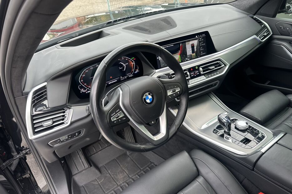 Продам BMW X5 Xdrive40i M-paket 2022 року у Києві