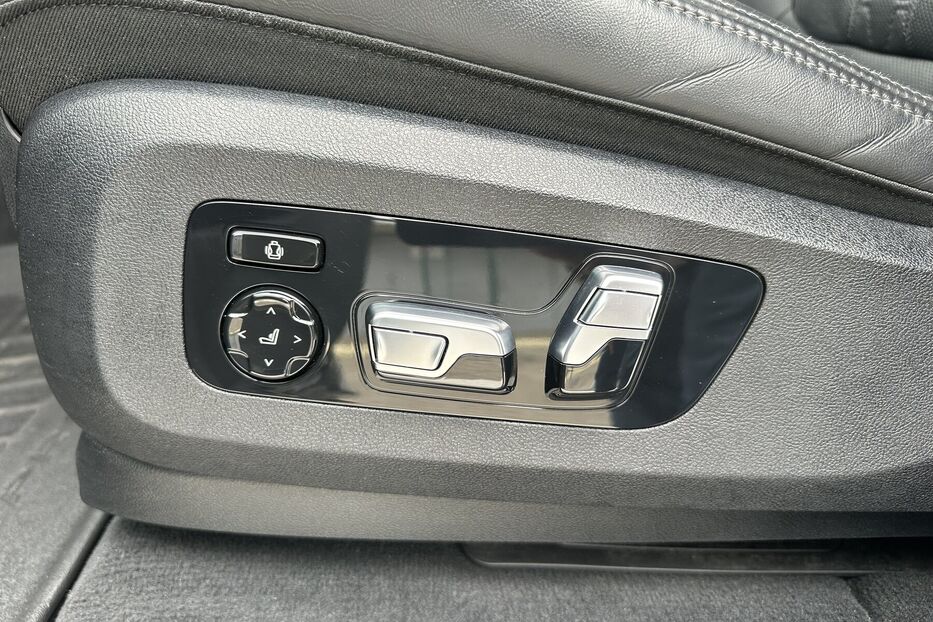 Продам BMW X5 Xdrive40i M-paket 2022 року у Києві
