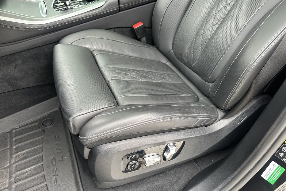 Продам BMW X5 Xdrive40i M-paket 2022 року у Києві