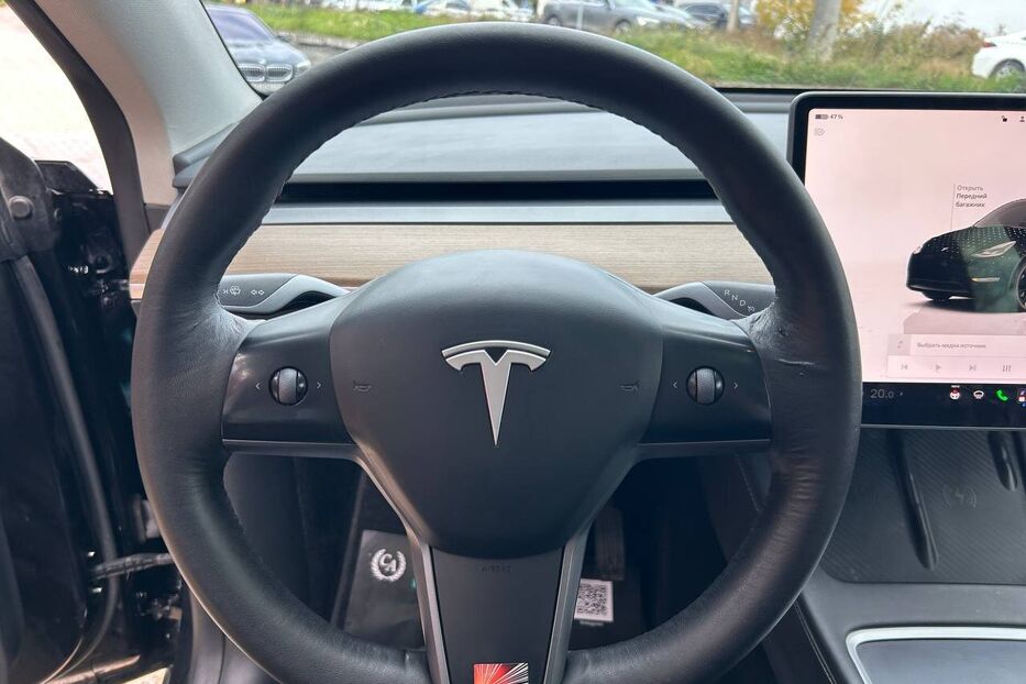 Продам Tesla Model Y 2023 року у Чернівцях
