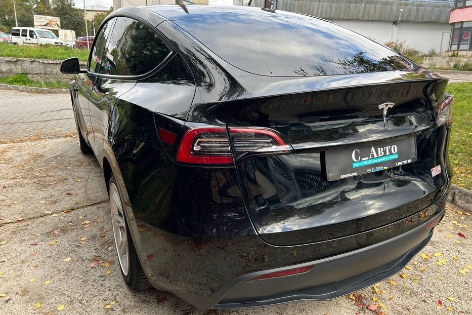 Продам Tesla Model Y 2023 року у Чернівцях