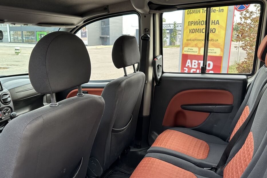 Продам Fiat Doblo Panorama Офіційний 7 місць 2007 року у Миколаєві