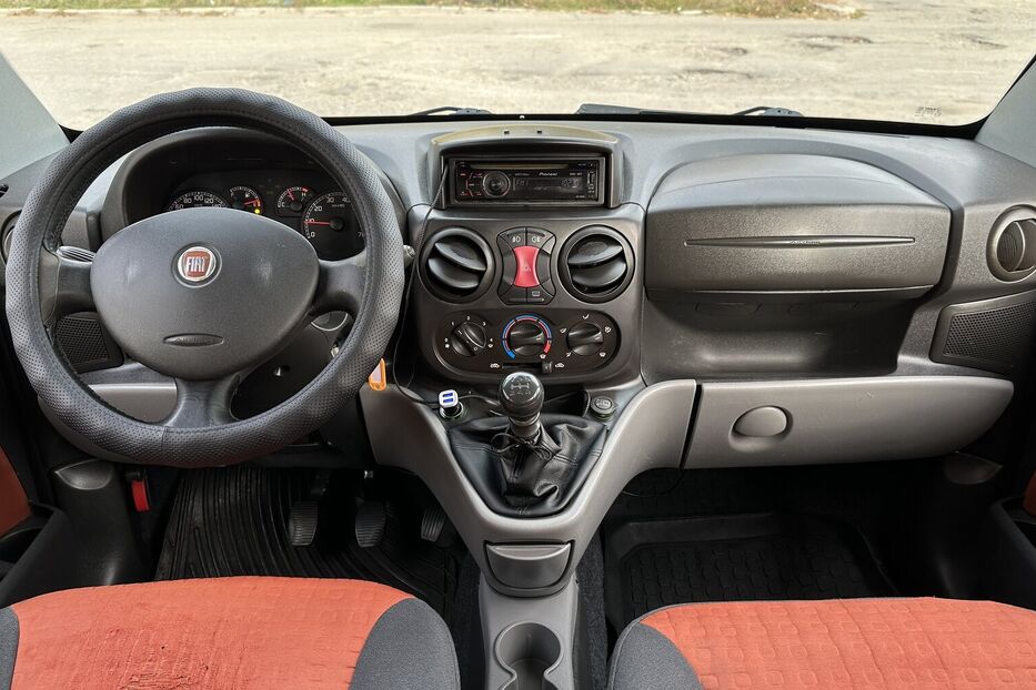 Продам Fiat Doblo Panorama Офіційний 7 місць 2007 року у Миколаєві