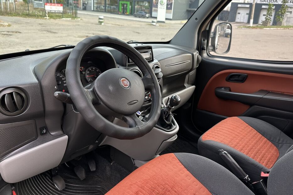 Продам Fiat Doblo Panorama Офіційний 7 місць 2007 року у Миколаєві