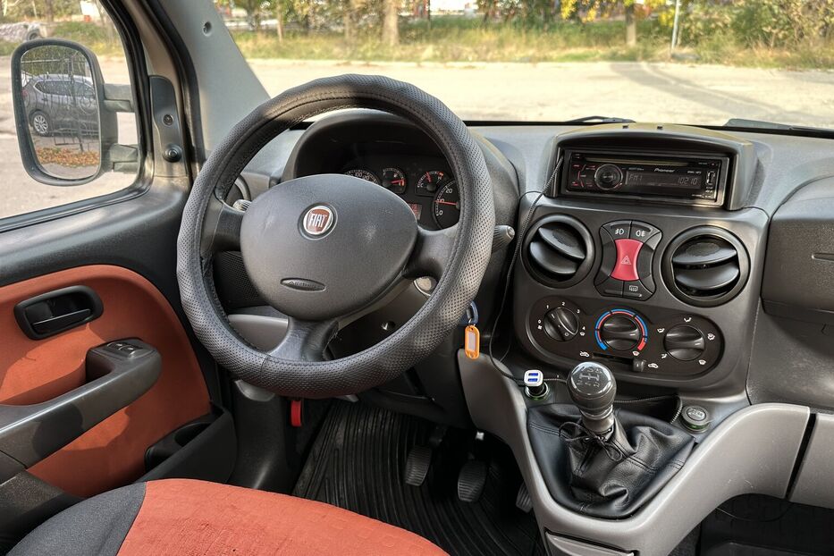 Продам Fiat Doblo Panorama Офіційний 7 місць 2007 року у Миколаєві