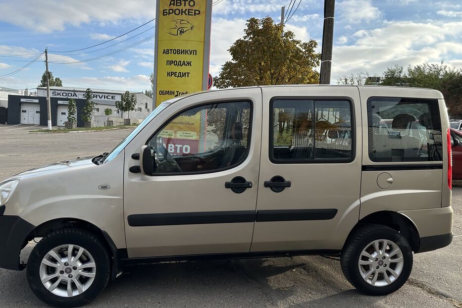 Продам Fiat Doblo Panorama Офіційний 7 місць 2007 року у Миколаєві
