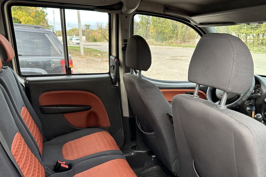 Продам Fiat Doblo Panorama Офіційний 7 місць 2007 року у Миколаєві