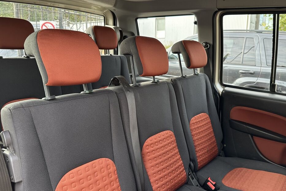 Продам Fiat Doblo Panorama Офіційний 7 місць 2007 року у Миколаєві