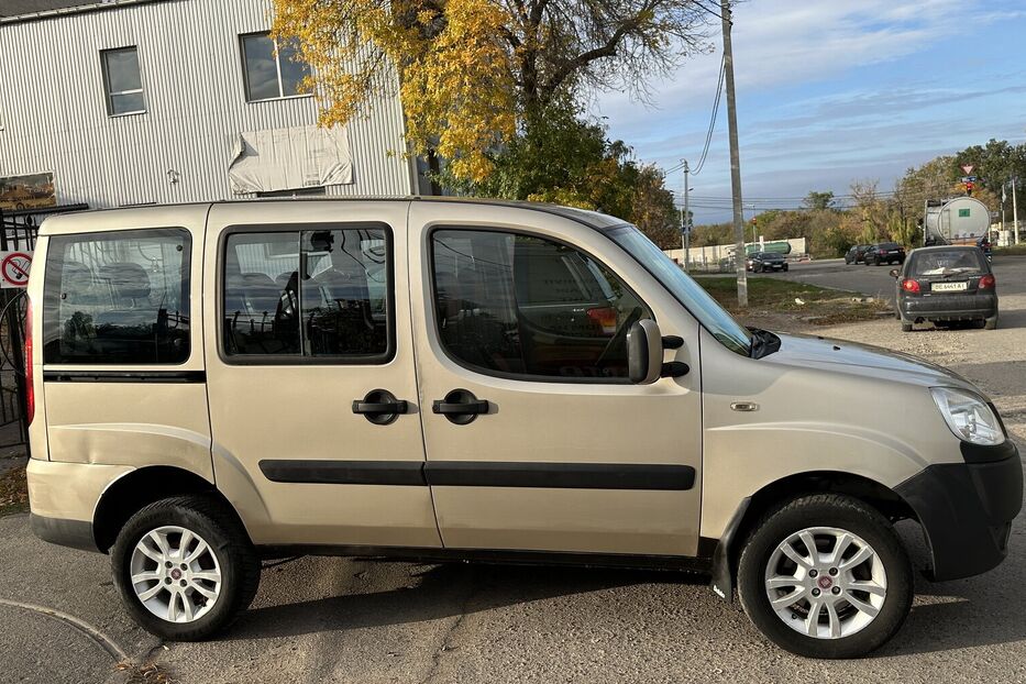 Продам Fiat Doblo Panorama Офіційний 7 місць 2007 року у Миколаєві
