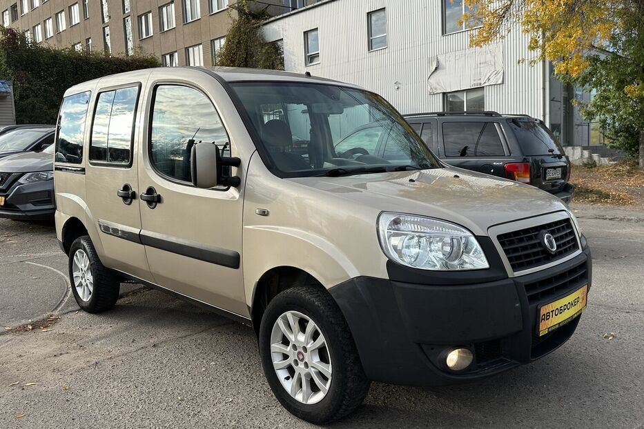 Продам Fiat Doblo Panorama Офіційний 7 місць 2007 року у Миколаєві