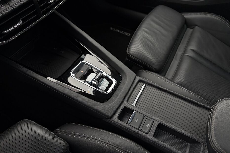 Продам Skoda Octavia А8 2.0 TDI 150к. DCC ПІДВІСКА  2023 року у Львові