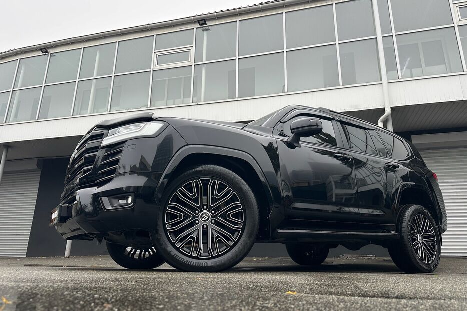 Продам Toyota Land Cruiser 300 Premium 3.3d 2021 року у Києві