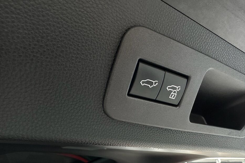 Продам Toyota Land Cruiser 300 Premium 3.3d 2021 року у Києві