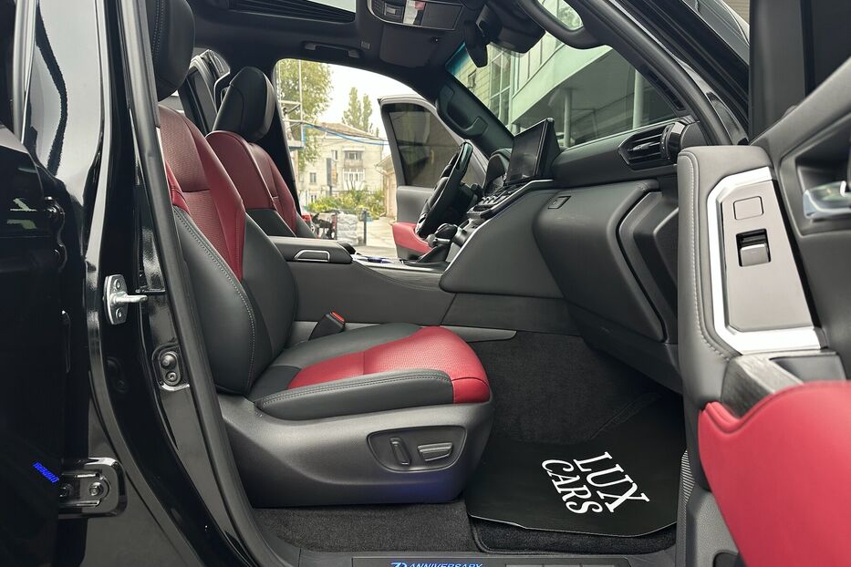 Продам Toyota Land Cruiser 300 Premium 3.3d 2021 року у Києві