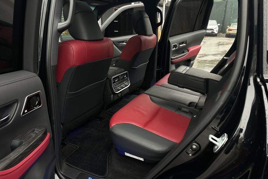 Продам Toyota Land Cruiser 300 Premium 3.3d 2021 року у Києві
