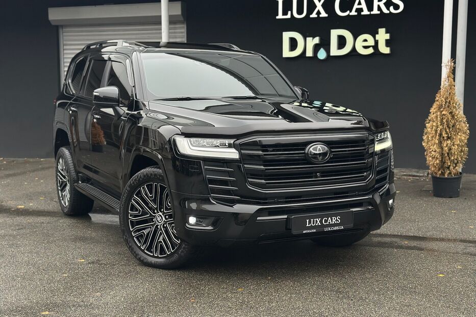 Продам Toyota Land Cruiser 300 Premium 3.3d 2021 року у Києві