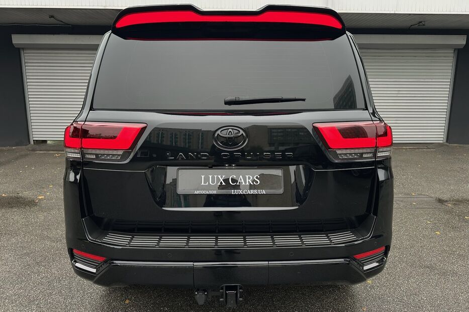 Продам Toyota Land Cruiser 300 Premium 3.3d 2021 року у Києві