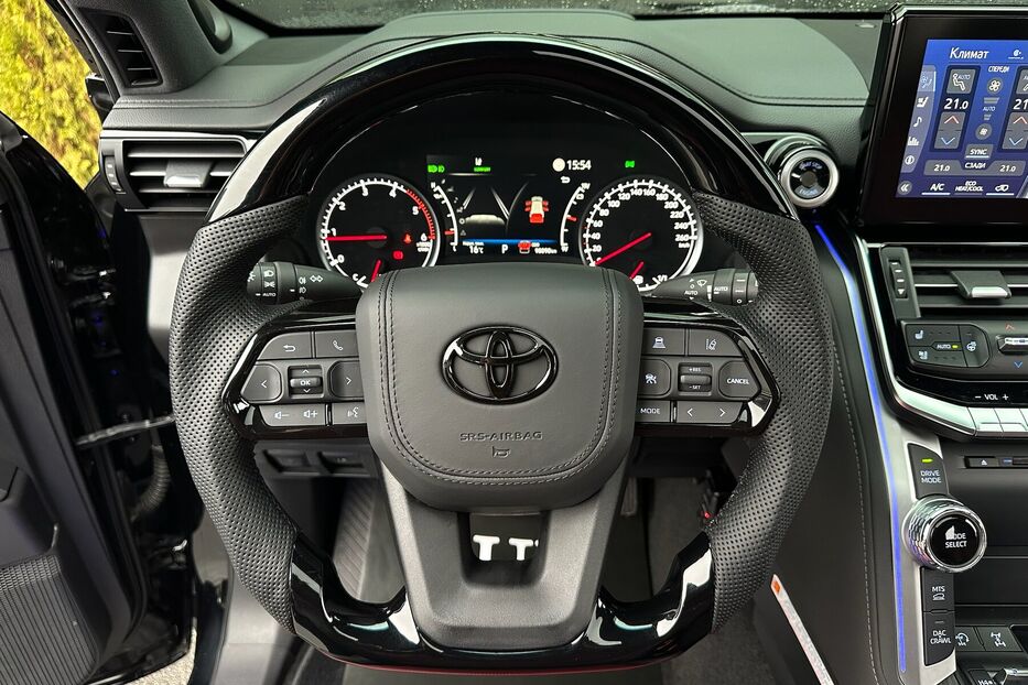 Продам Toyota Land Cruiser 300 Premium 3.3d 2021 року у Києві