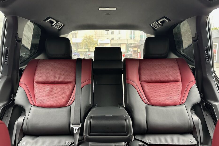 Продам Toyota Land Cruiser 300 Premium 3.3d 2021 року у Києві