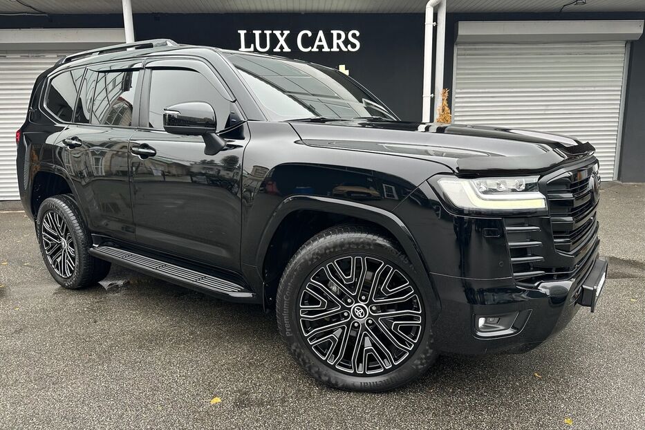 Продам Toyota Land Cruiser 300 Premium 3.3d 2021 року у Києві