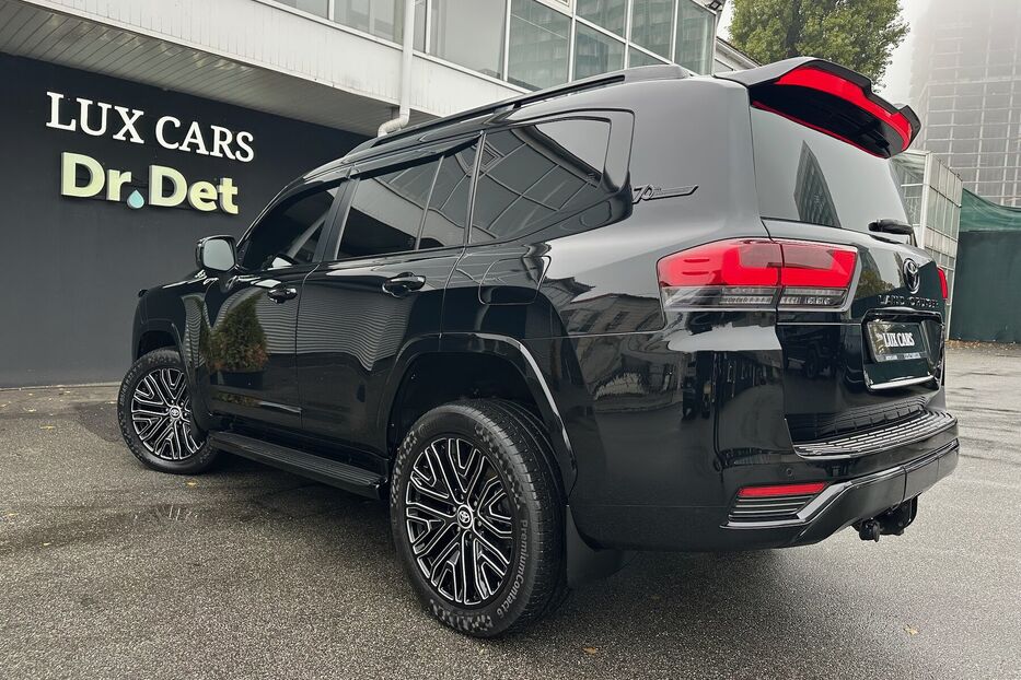 Продам Toyota Land Cruiser 300 Premium 3.3d 2021 року у Києві