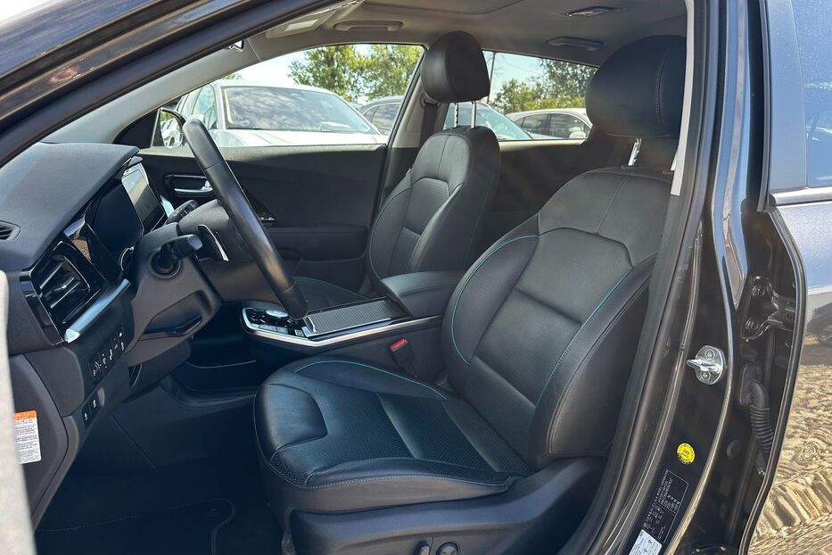 Продам Kia Niro 64 kWh Макс. комплектація Люк. 2021 року у Львові