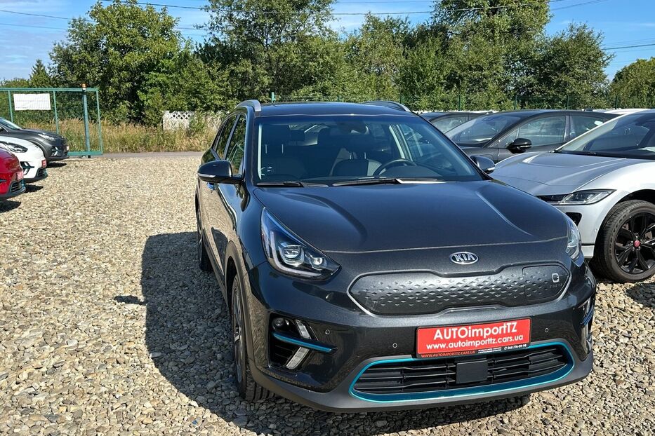 Продам Kia Niro 64 kWh Макс. комплектація Люк. 2021 року у Львові