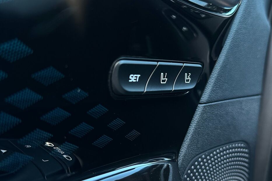 Продам Kia Niro 64 kWh Макс. комплектація Люк. 2021 року у Львові